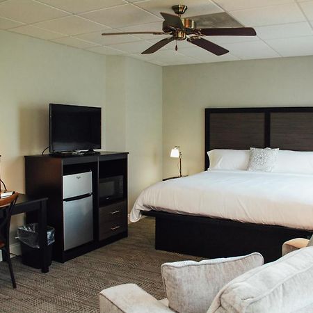 Country Squire Inn And Suites New Holland Εξωτερικό φωτογραφία