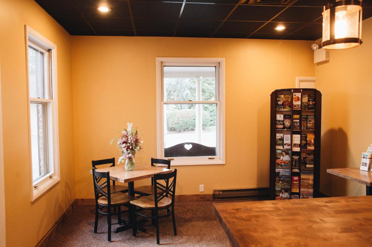 Country Squire Inn And Suites New Holland Εξωτερικό φωτογραφία
