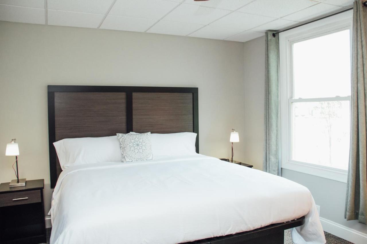 Country Squire Inn And Suites New Holland Εξωτερικό φωτογραφία