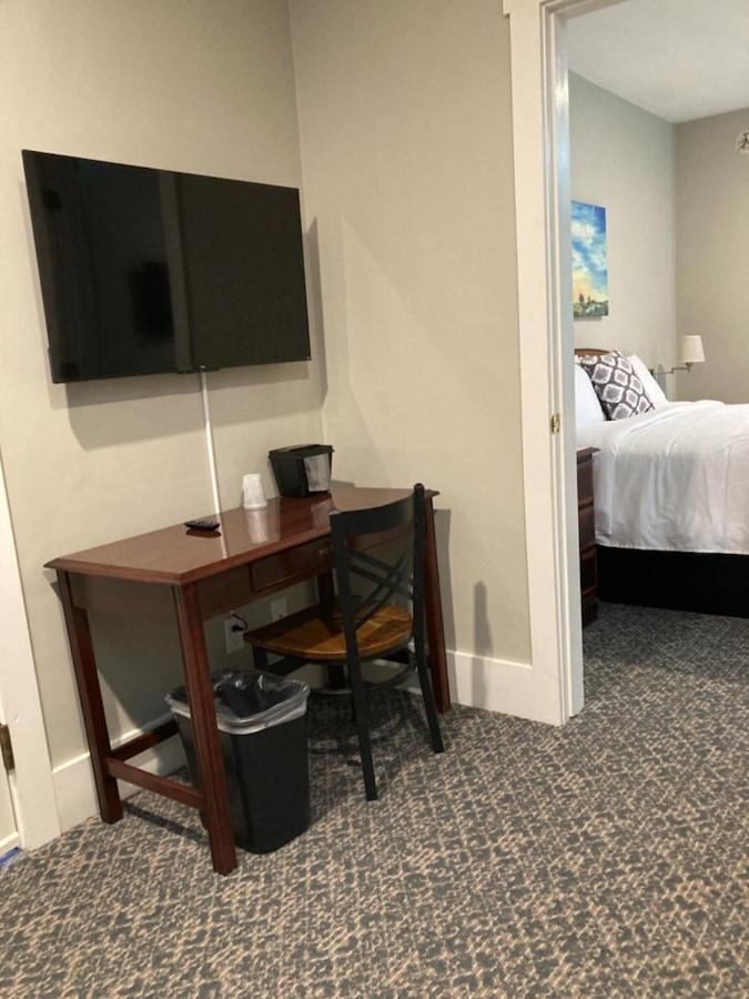 Country Squire Inn And Suites New Holland Εξωτερικό φωτογραφία