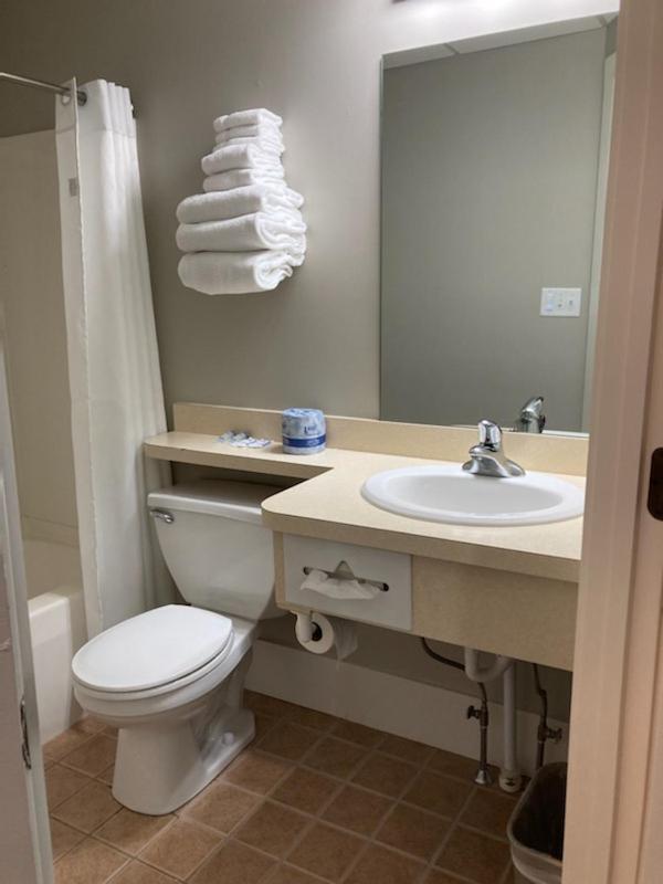 Country Squire Inn And Suites New Holland Εξωτερικό φωτογραφία