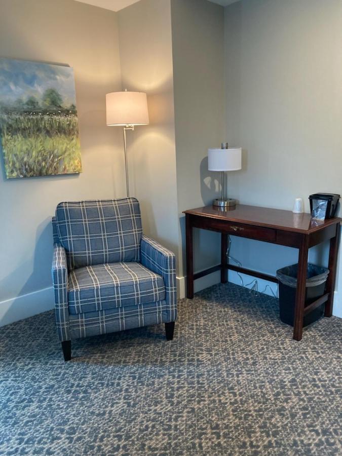 Country Squire Inn And Suites New Holland Εξωτερικό φωτογραφία