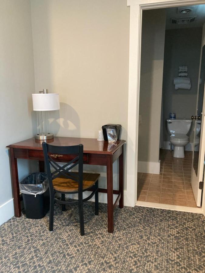 Country Squire Inn And Suites New Holland Εξωτερικό φωτογραφία