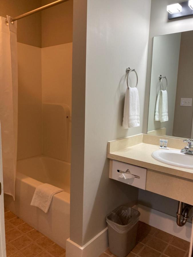 Country Squire Inn And Suites New Holland Εξωτερικό φωτογραφία