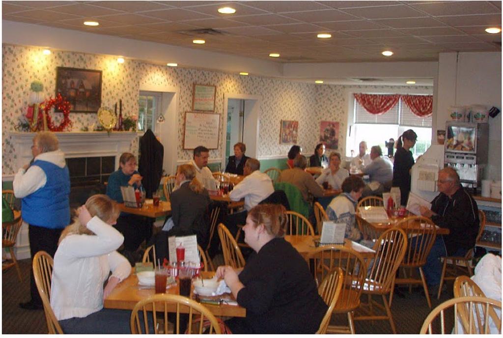 Country Squire Inn And Suites New Holland Εξωτερικό φωτογραφία