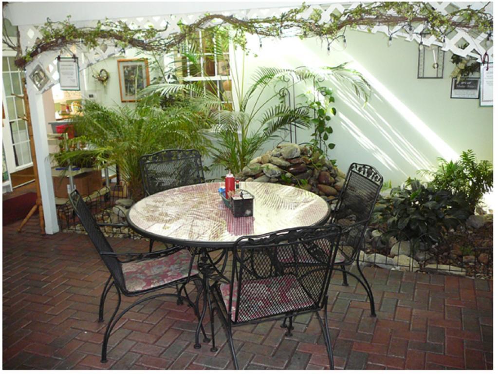 Country Squire Inn And Suites New Holland Εξωτερικό φωτογραφία